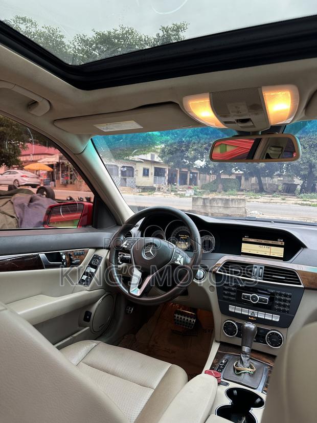 Mercedes-Benz C250 2012 Red