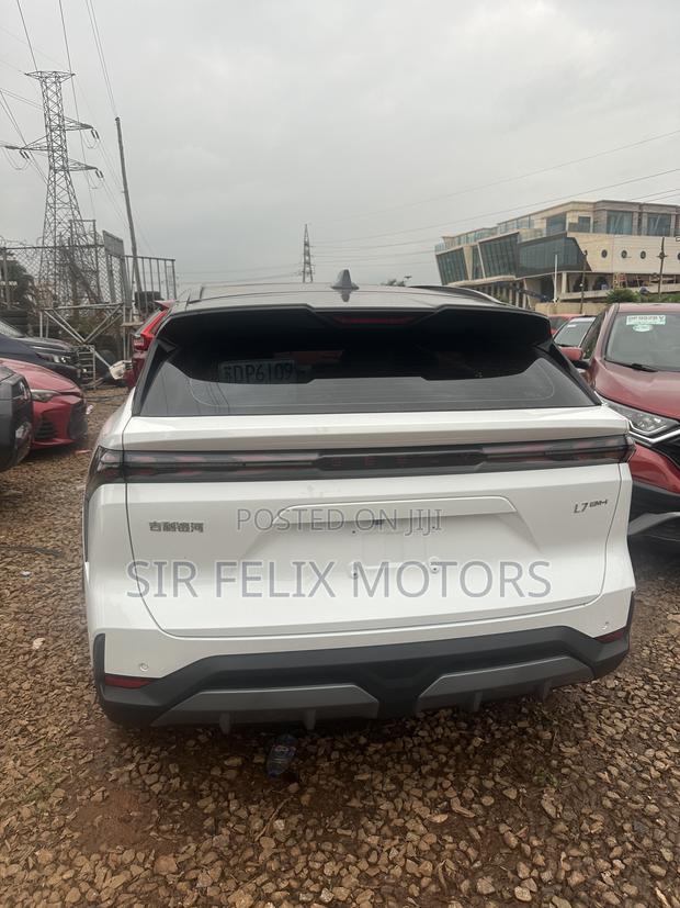 New Geely Emgrand X7 2025 White