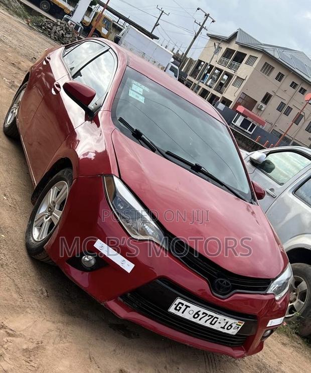 Toyota Corolla 2015 Red