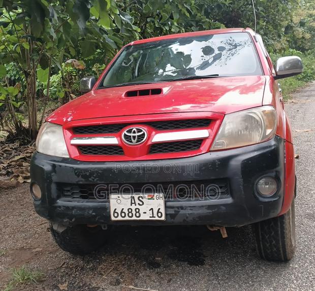 Toyota Hilux 2012 Red