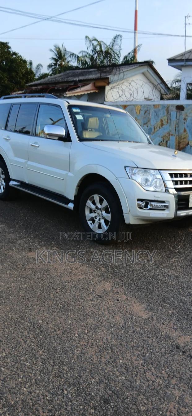 Mitsubishi Pajero 2015 White