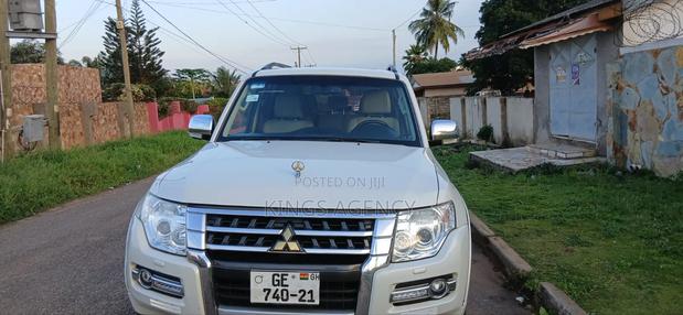 Mitsubishi Pajero 2015 White
