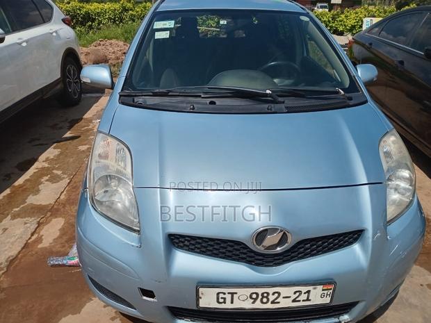 Toyota Vitz 2010 Blue