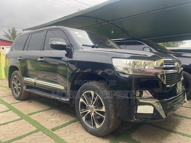 Toyota Land Cruiser 4.6 V8 GX-R 2013 Black