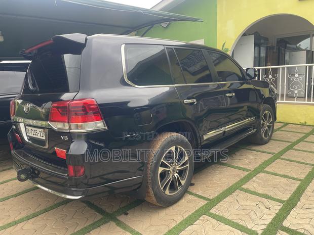 Toyota Land Cruiser 4.6 V8 GX-R 2013 Black