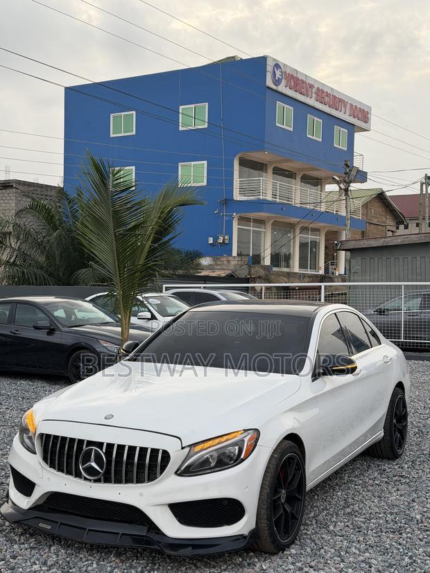 Mercedes-Benz C300 Luxury 4matic Sedan AWD (2.0L 4cyl 7A) 2017 White