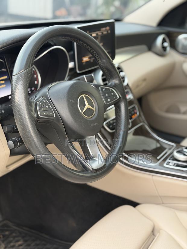 Mercedes-Benz C300 Luxury 4matic Sedan AWD (2.0L 4cyl 7A) 2017 White