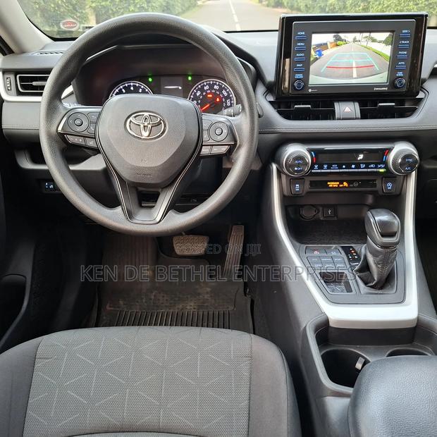Toyota RAV4 2021 Green