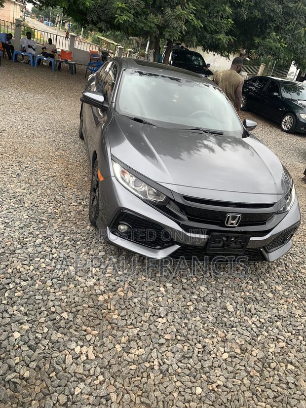 Honda Civic EX Hatchback 2018 Gray