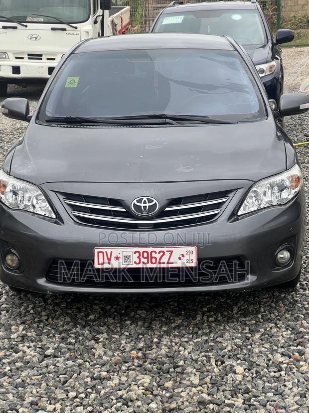 Toyota Corolla 2012 Gray