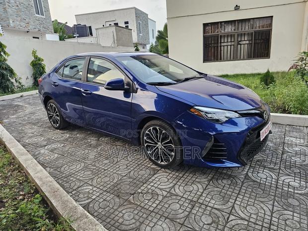 Toyota Corolla 2016 Blue