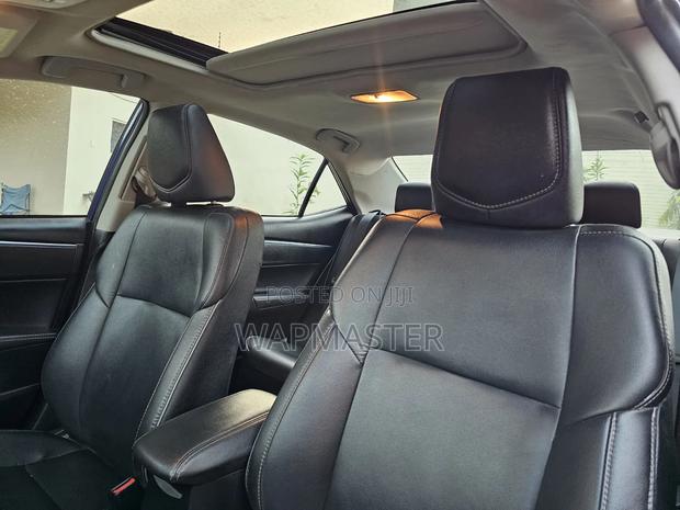 Toyota Corolla 2016 Blue