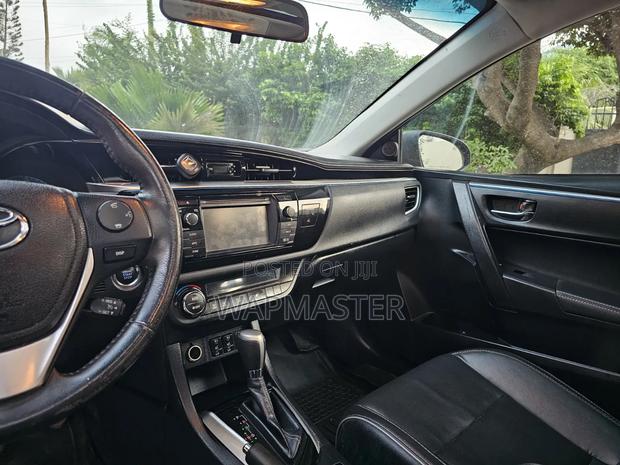Toyota Corolla 2016 Blue