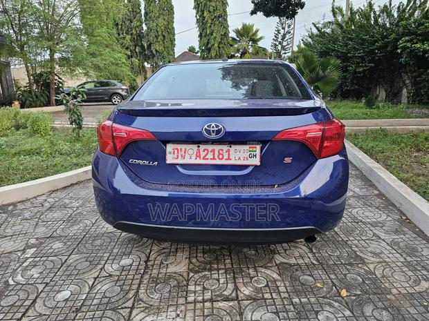 Toyota Corolla 2016 Blue
