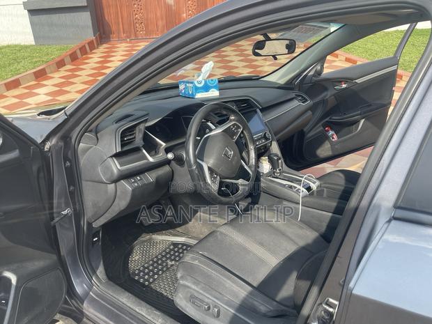 Honda Civic EX-L Sedan 2019 Gray