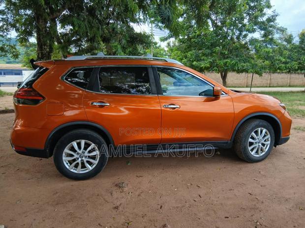 Nissan Rogue SV FWD 2020 Orange