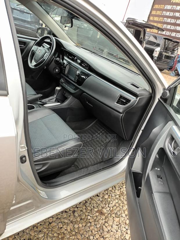 Toyota Corolla 2016 Silver