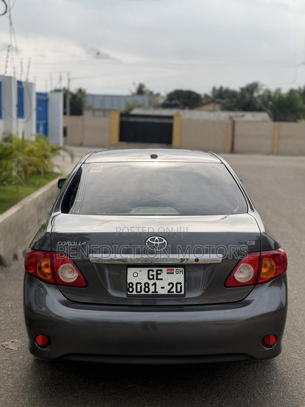 Toyota Corolla LE 4dr Sedan (1.8L 4cyl 4A) 2010 White