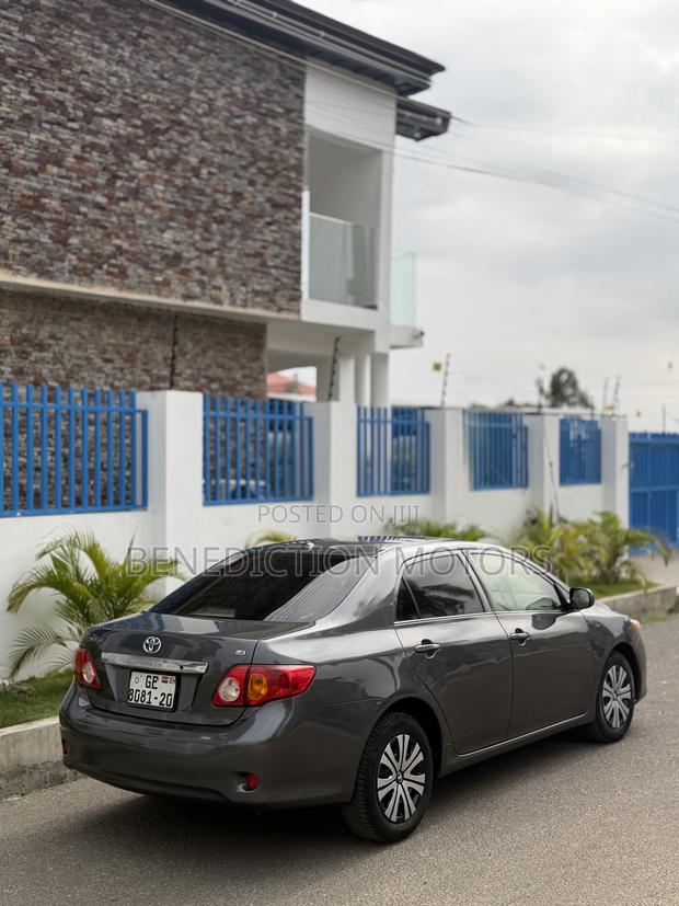Toyota Corolla LE 4dr Sedan (1.8L 4cyl 4A) 2010 White