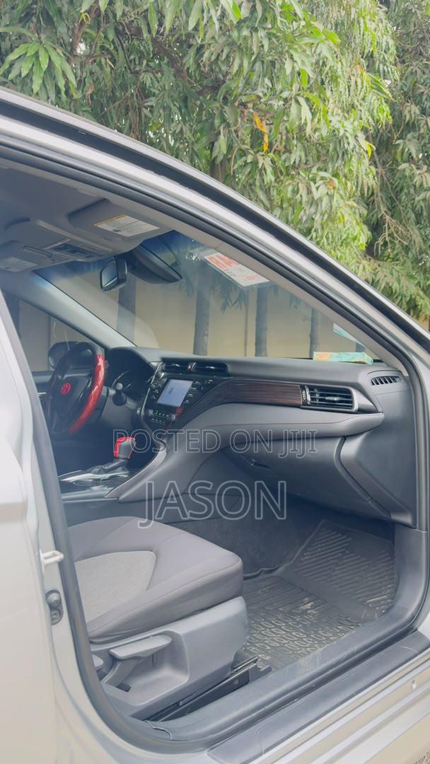 Toyota Camry LE (2.5L 4cyl 8A) 2019 Silver