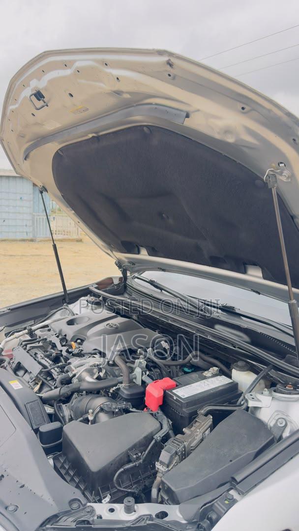 Toyota Camry LE (2.5L 4cyl 8A) 2019 Silver