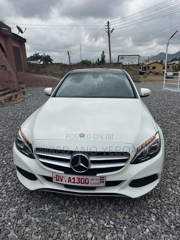 Mercedes-Benz C300 Luxury 4matic Sedan AWD (2.0L 4cyl 7A) 2017 White
