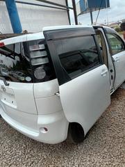Toyota Sienta 2012 White for sale
