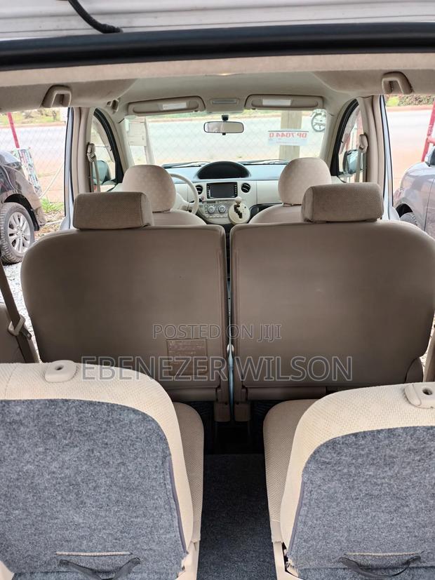 Toyota Sienta 2012 White