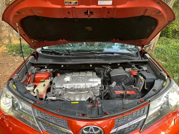 Toyota RAV4 2013 Red