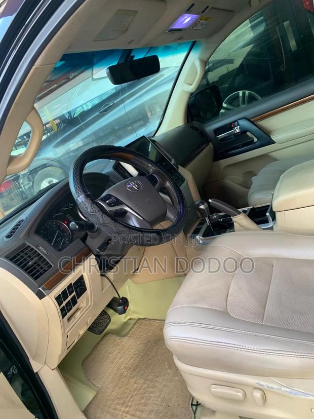 Toyota Land Cruiser 2016 Black