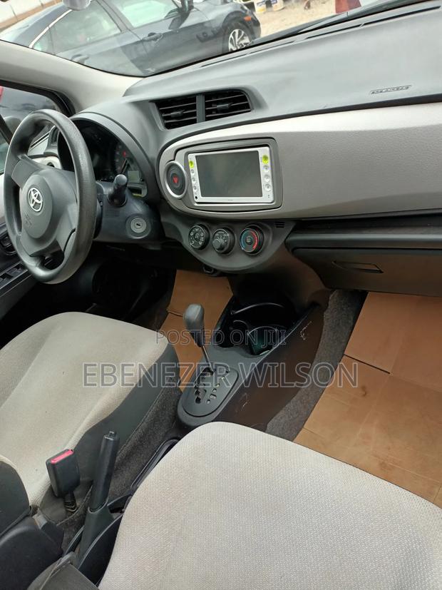 Toyota Vitz 2014 Blue