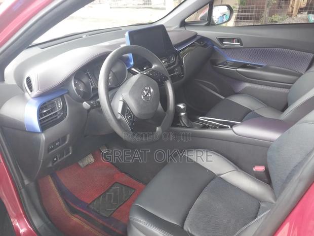 Toyota C-HR XLE FWD Sport Utility (2.0L 4cyl 2AM) 2018 Red