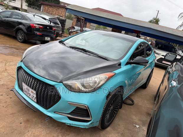 Hyundai Elantra 2012 Green