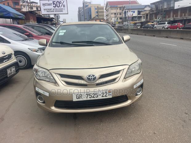 Toyota Corolla LE 4dr Sedan (1.8L 4cyl 4A) 2013 Gold