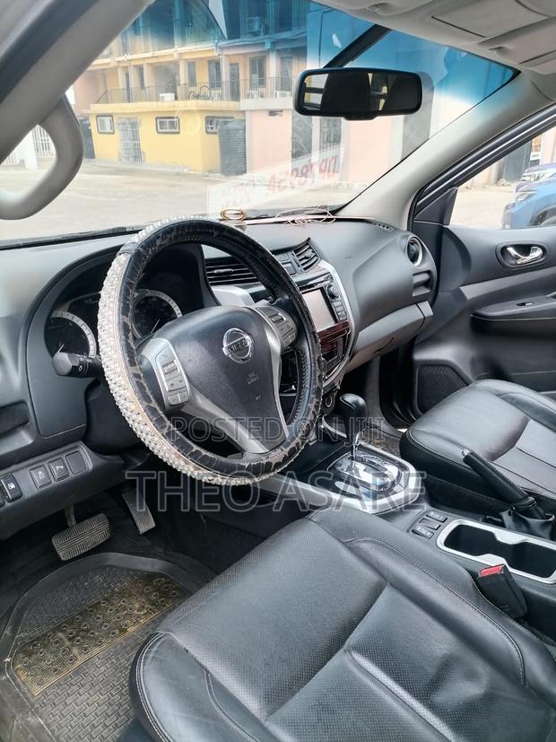 Nissan Navara 2020 Gray