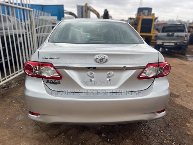 Toyota Corolla LE 4dr Sedan (1.8L 4cyl 4A) 2013 Silver