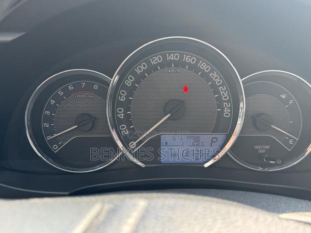 Toyota Corolla 2017 Gray