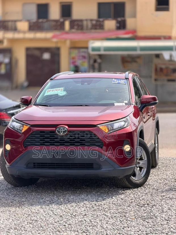 Toyota RAV4 2021 Red