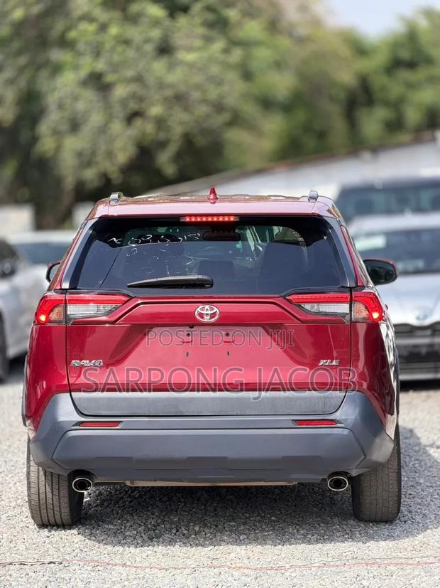 Toyota RAV4 2021 Red