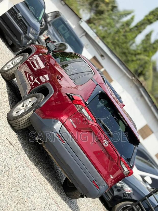 Toyota RAV4 2021 Red