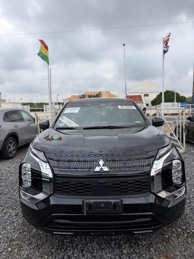 Mitsubishi Outlander SE Black Edition 2023 Black