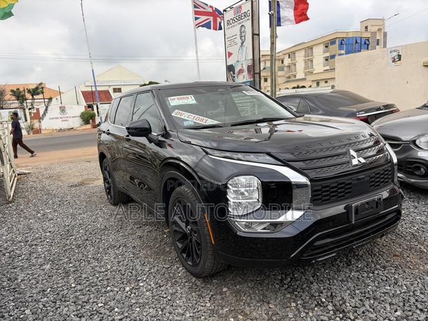 Mitsubishi Outlander SE Black Edition 2023 Black