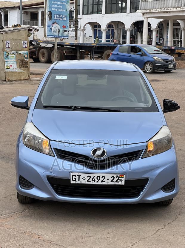 Toyota Vitz 1.3 AWD 3dr 2012 Blue