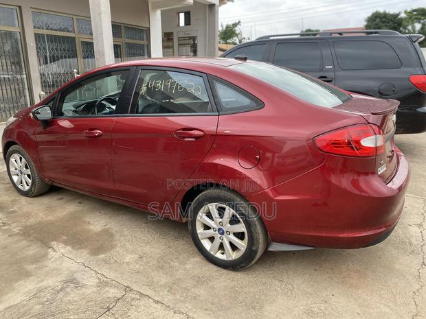 Ford Fiesta SE Sedan 2013 Red