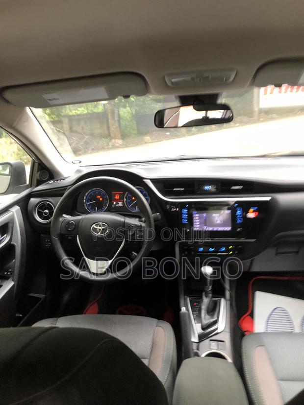 Toyota Corolla LE Eco (1.8L 4cyl 2A) 2018 Silver