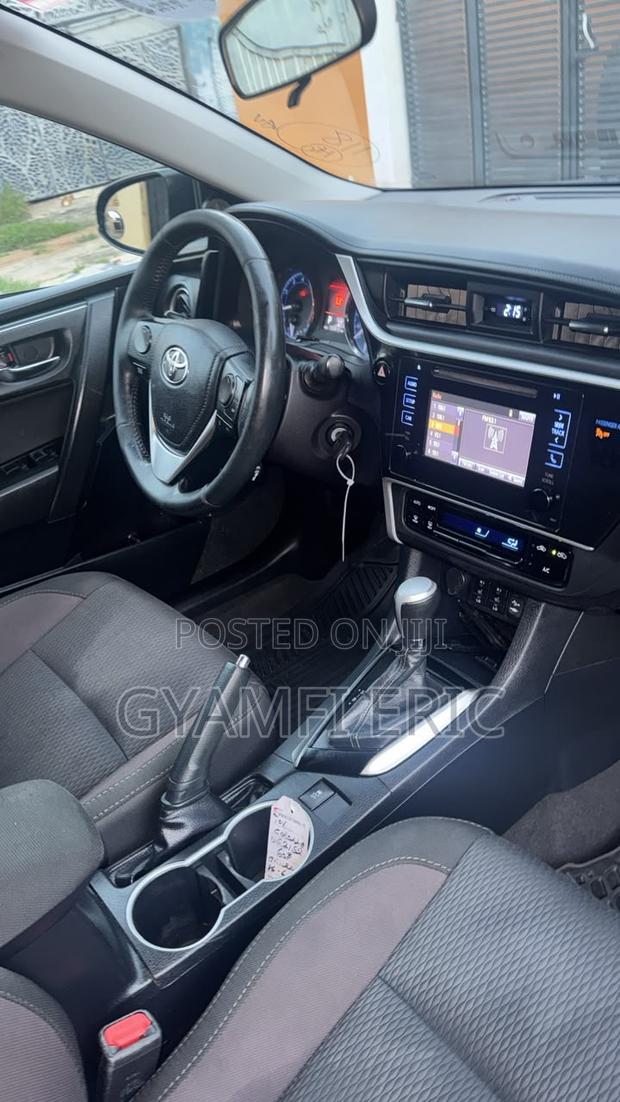 Toyota Corolla 2018 Black