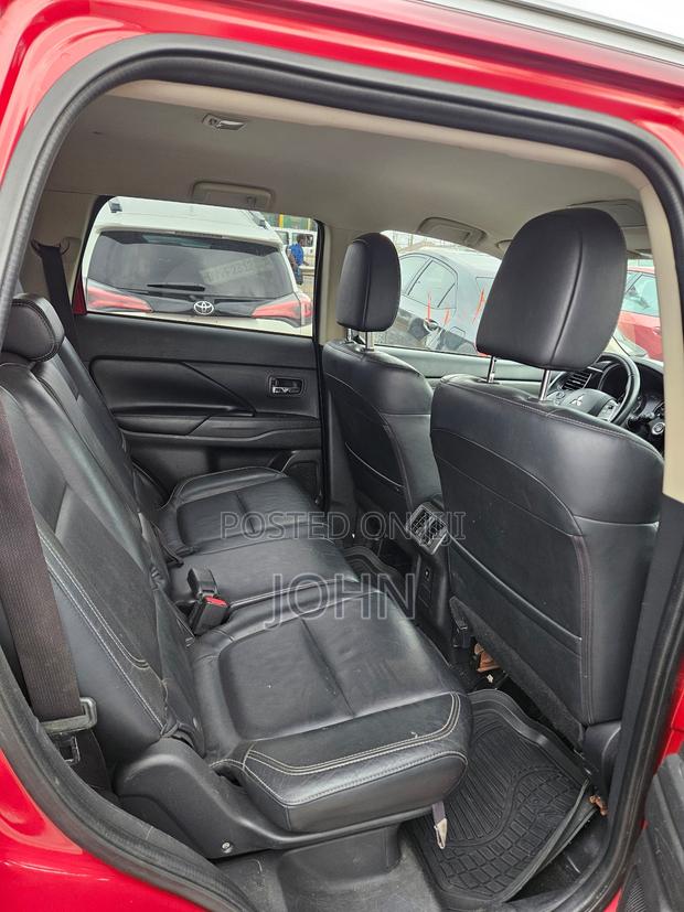 Mitsubishi Outlander 2.4 PHEV AWD 2019 Red