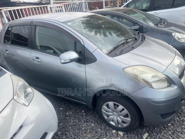 Toyota Vitz 2010 Gray