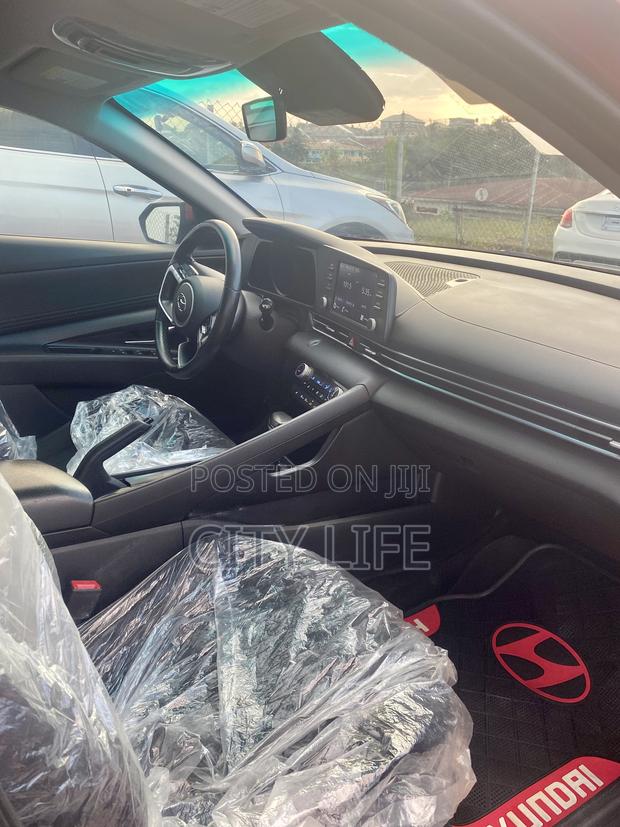 Hyundai Elantra Limited 2021 Red
