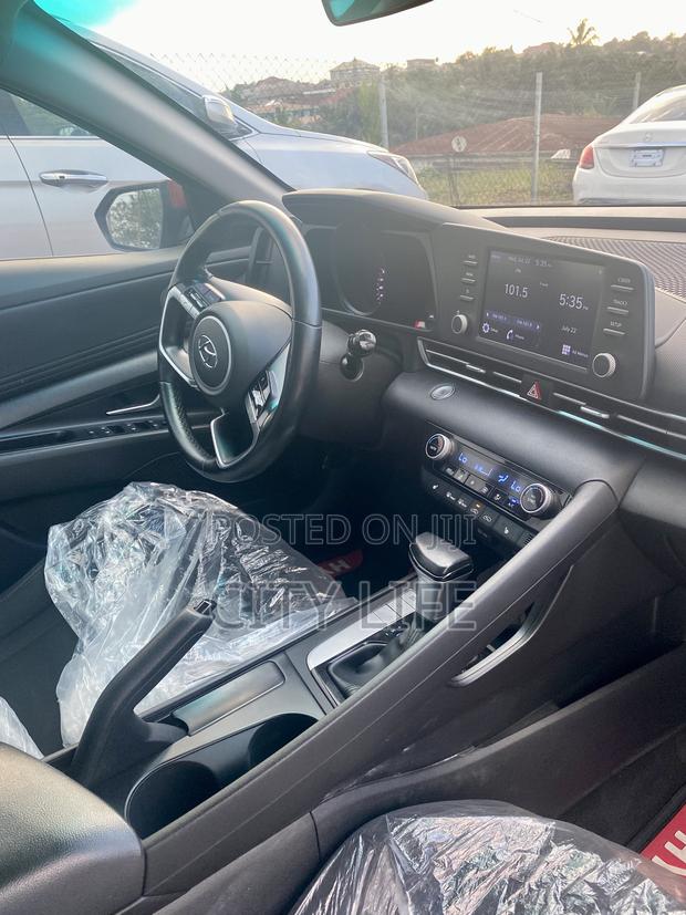 Hyundai Elantra Limited 2021 Red